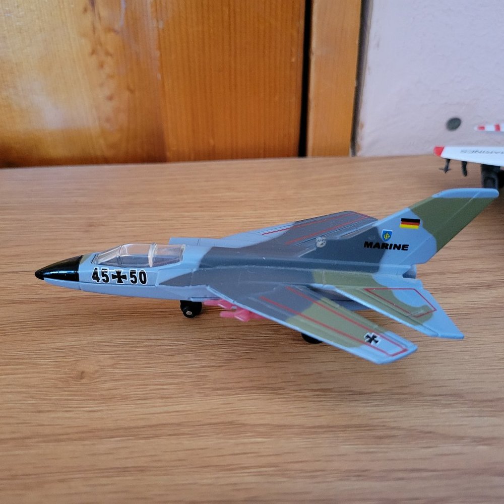 Matchbox 1977 Tornado SB22 Marine Fighter Jet